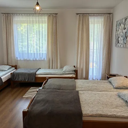 Goscinne Roza Homestay *